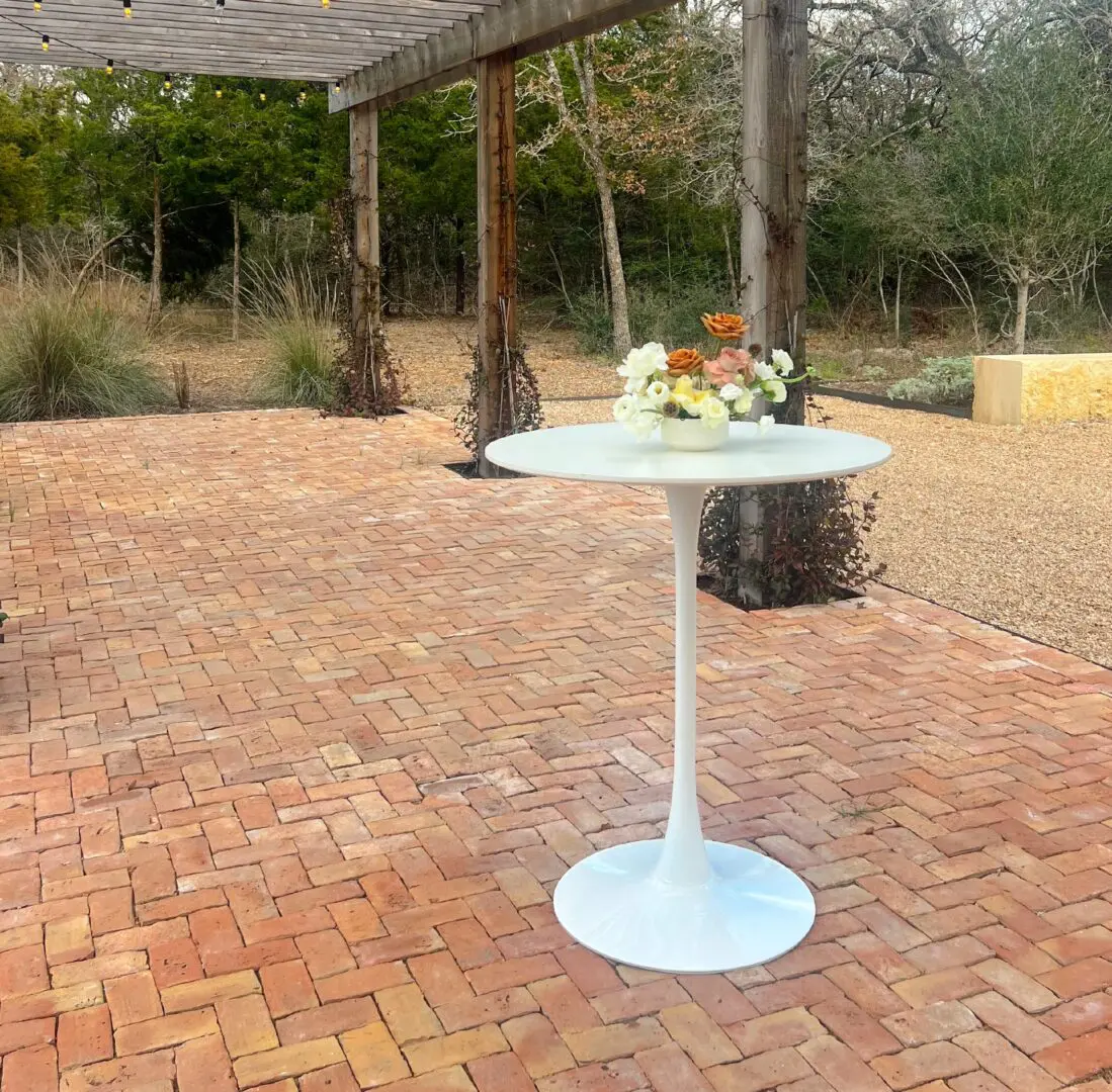 COCKTAIL TABLES